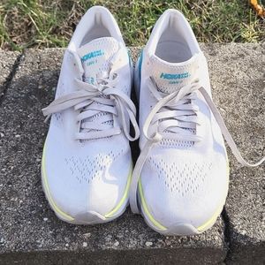 Hoka one one CAVU 2 Sz 8